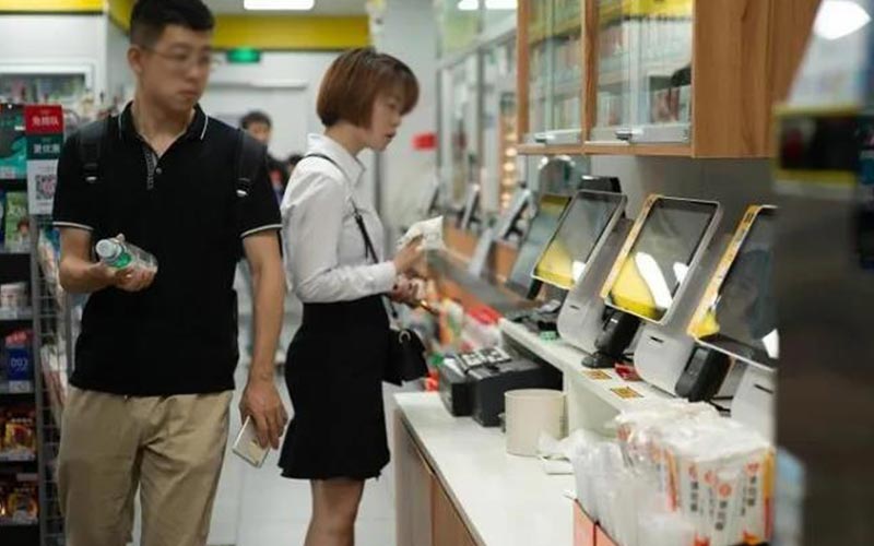 Smart POS system in Bianlifeng Convenience Store 