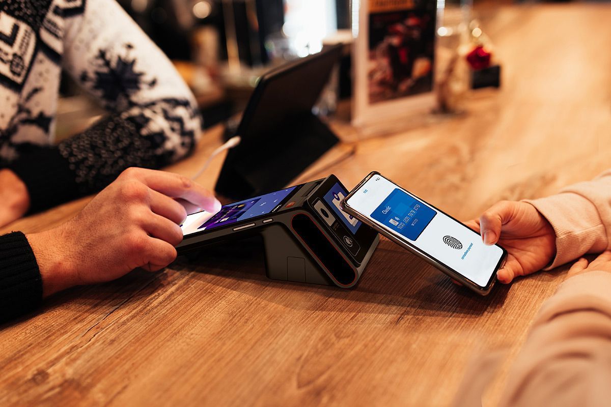 difference between softpos and full payment device